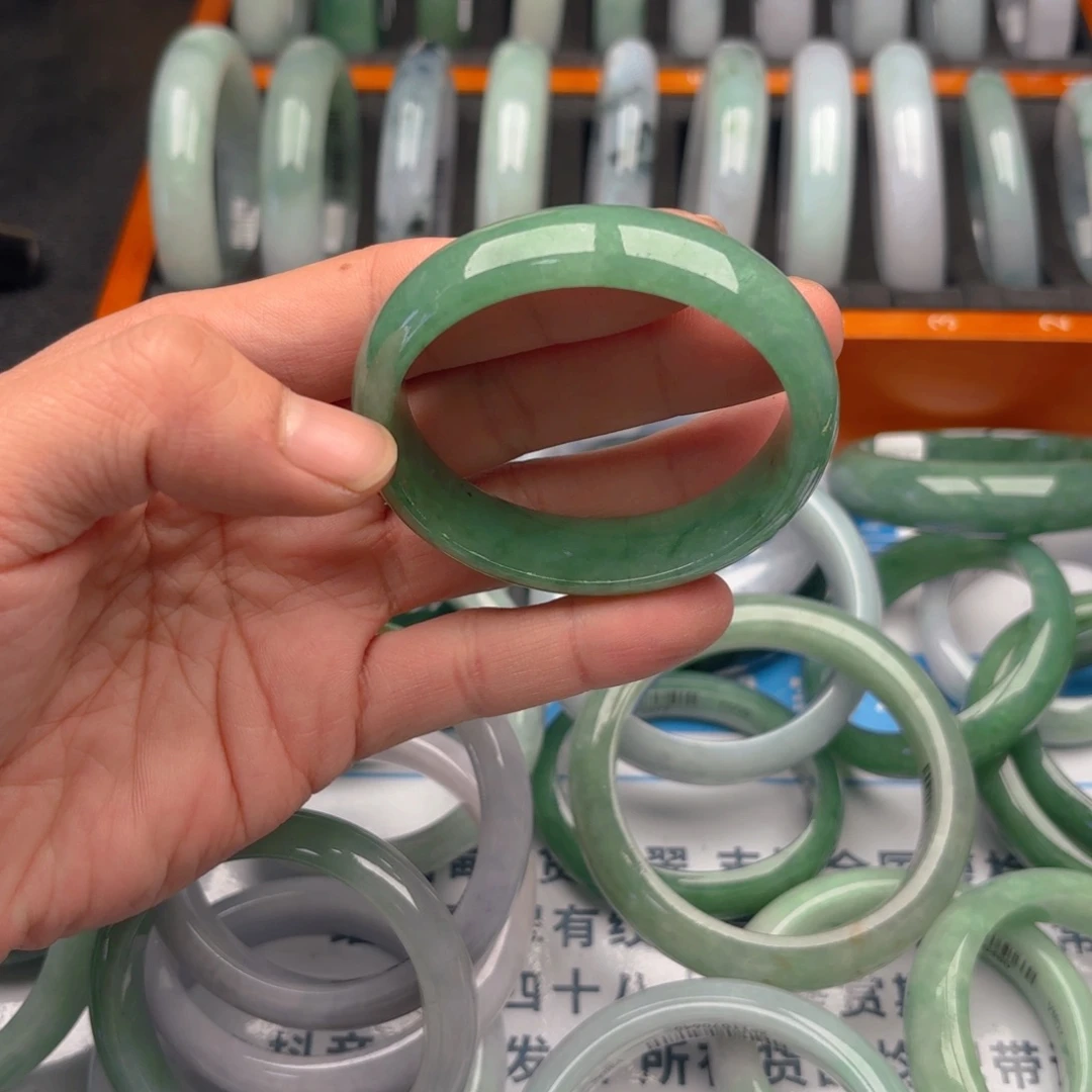 翡翠未镶嵌手镯5152x3. 8