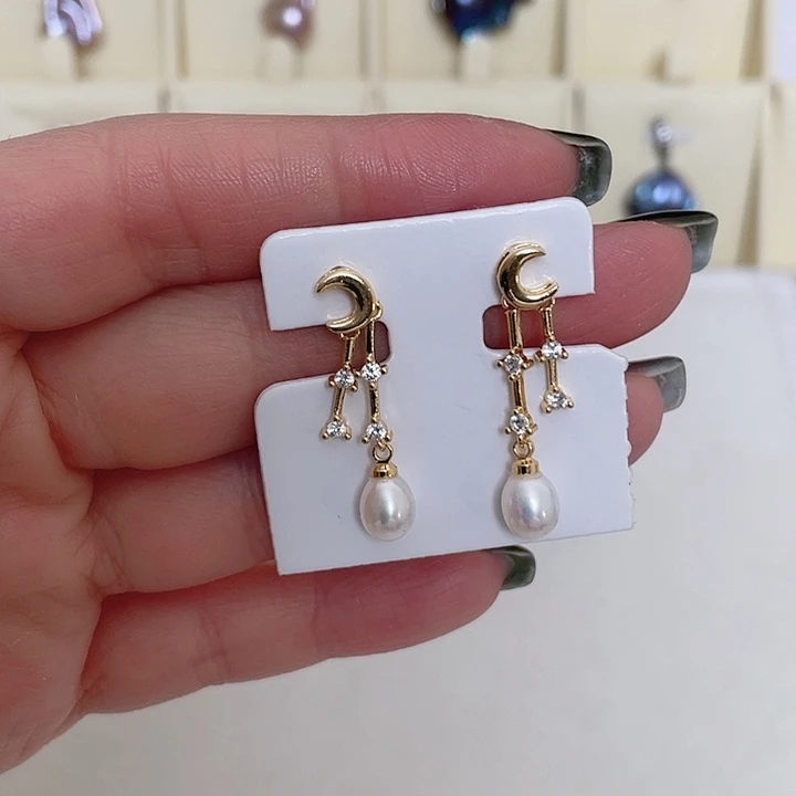 淡水珍珠耳饰合金星月款白珠银针