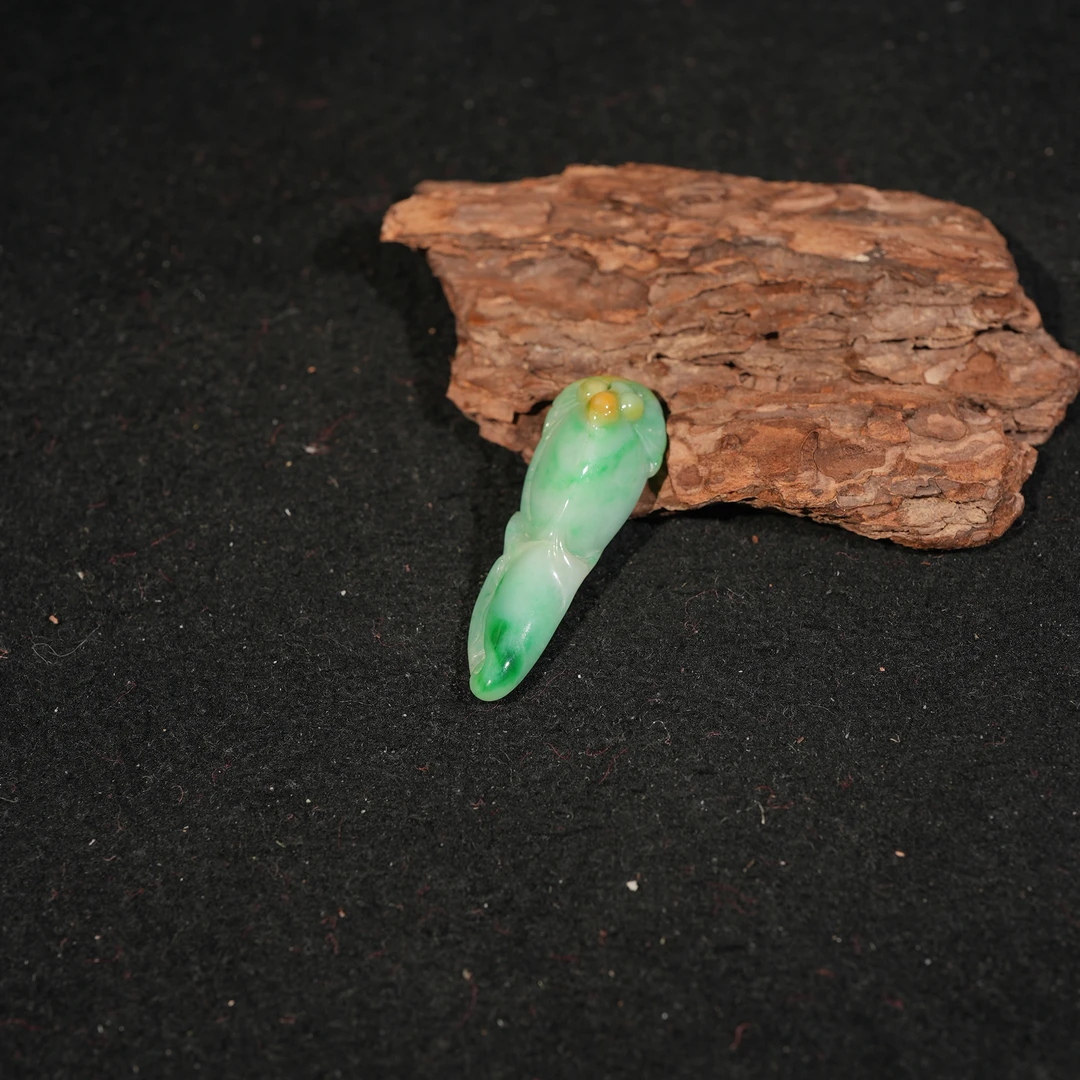 5.6香港王老板-翡翠吊坠8y726