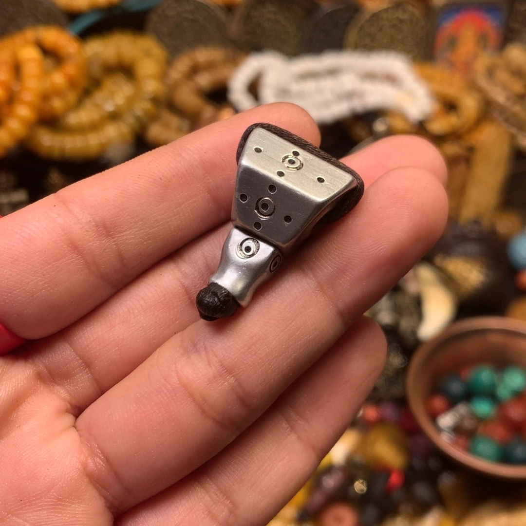 泥塑娘啦擦擦骰子