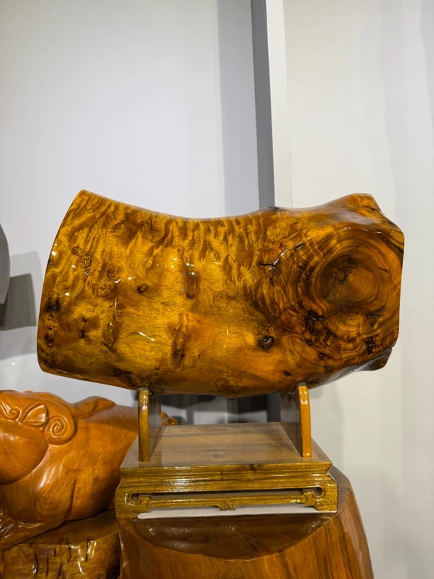 金品楠木随型自然摆件报喜横财办公室客厅高级摆件72-11