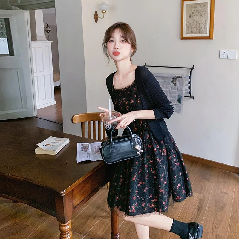 吊带碎花连衣裙开衫两件套女夏2025超火独特绝美纯欲风小个子套装