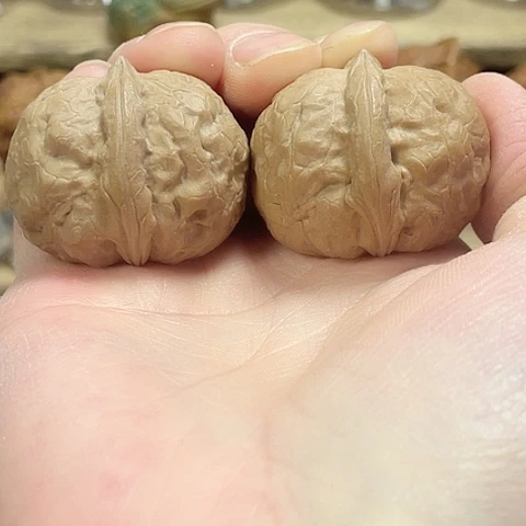 文玩核桃把件西王元宝带彩38