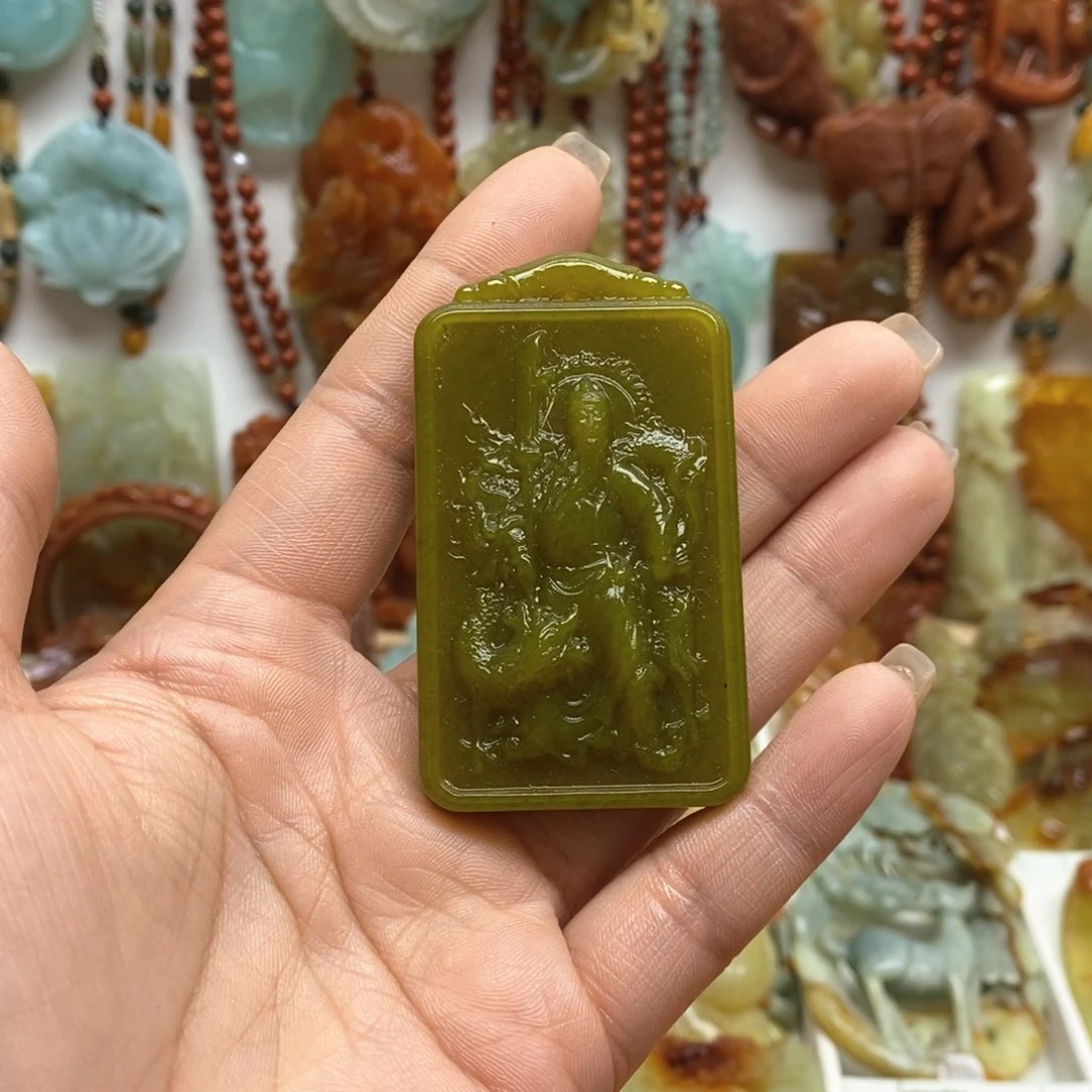 蛇纹石玉颈饰未镶嵌