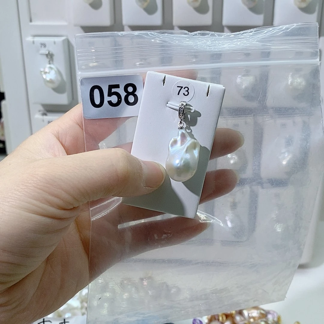 淡水珍珠合金颈饰