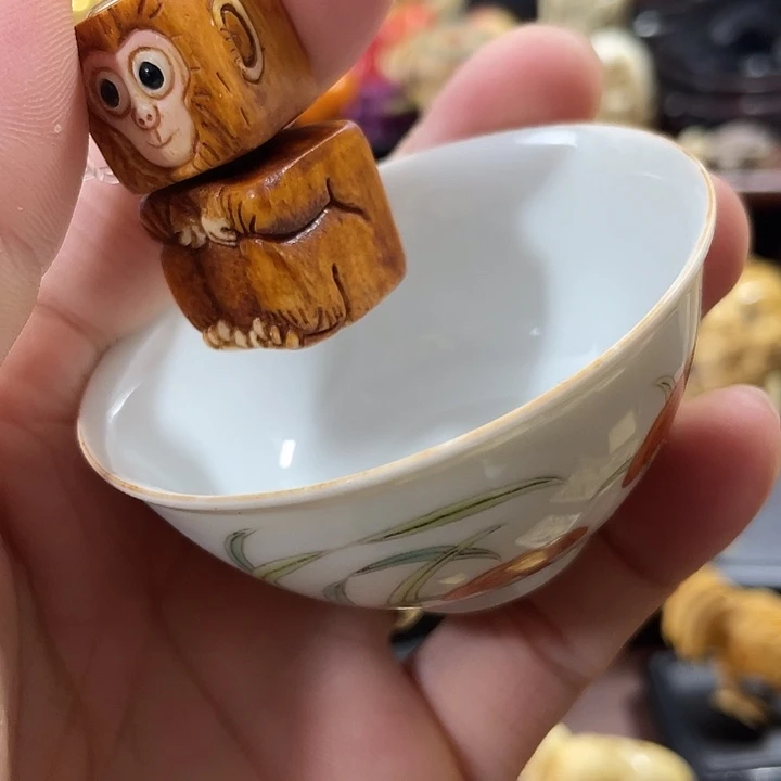 苏***斌瓷片精致雕刻工艺精湛