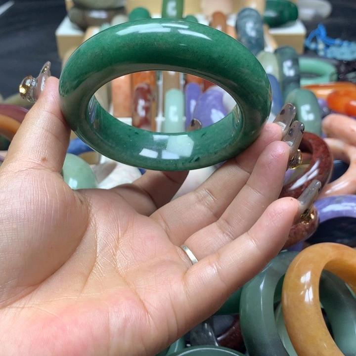 未镶嵌手镯石英质玉雨**晴