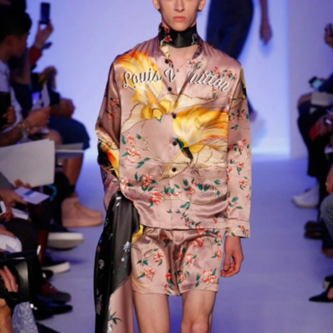 99新 LouisVuitton/路易威登 花鸟丝绸衬衫/s码/CL01398