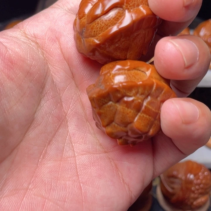 把件橄榄核龙脊富甲手球3.2