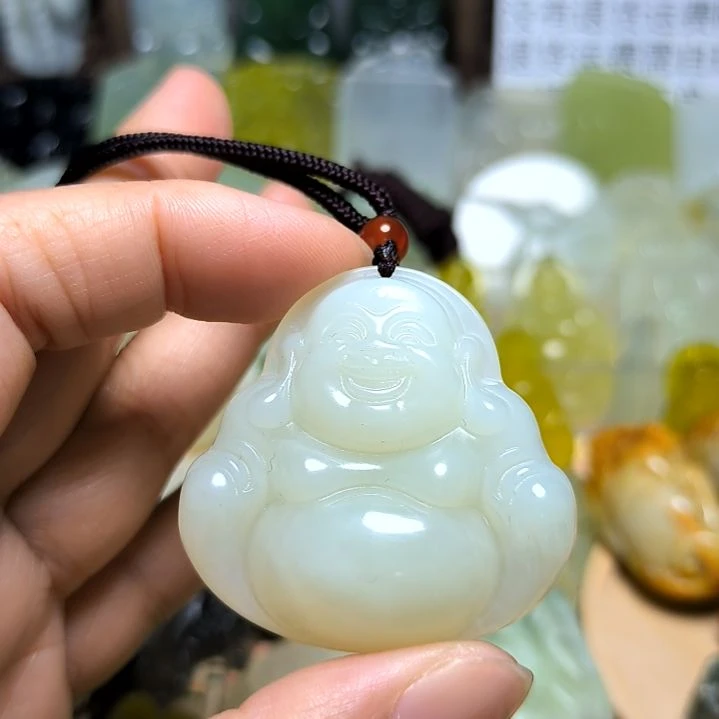 岫玉吊坠(不含链)未镶嵌W**。