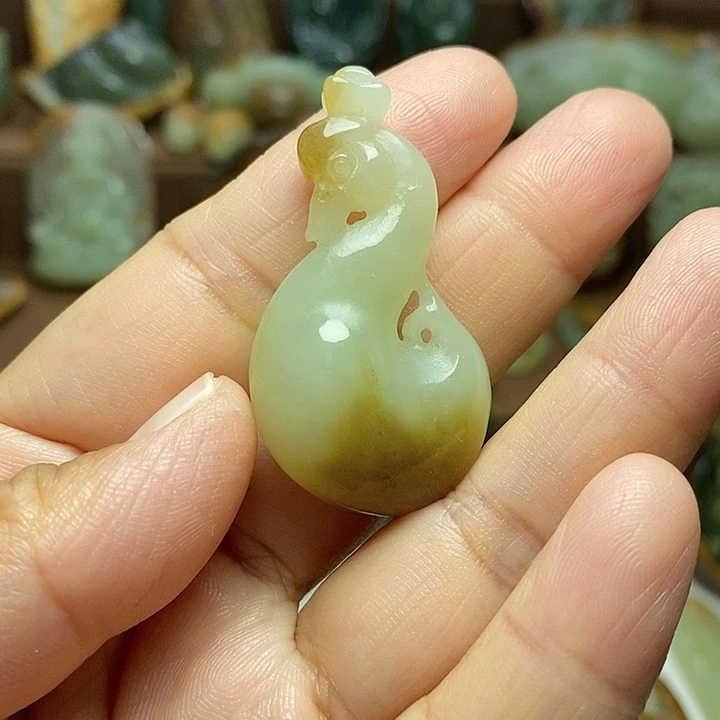 岫岩老玉（透闪石质玉）未镶嵌颈饰