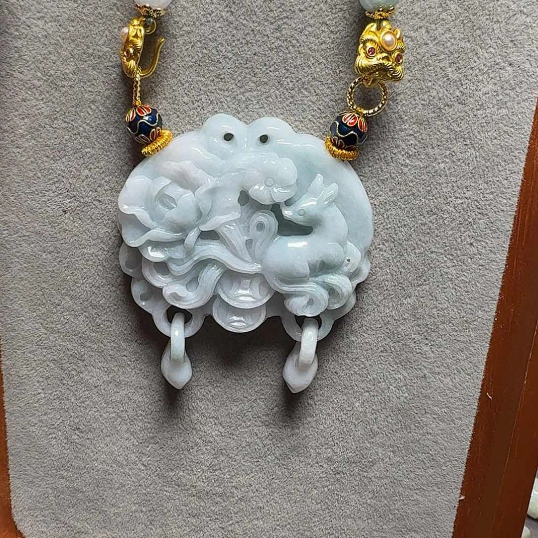 吊坠(赠链)未镶嵌翡翠