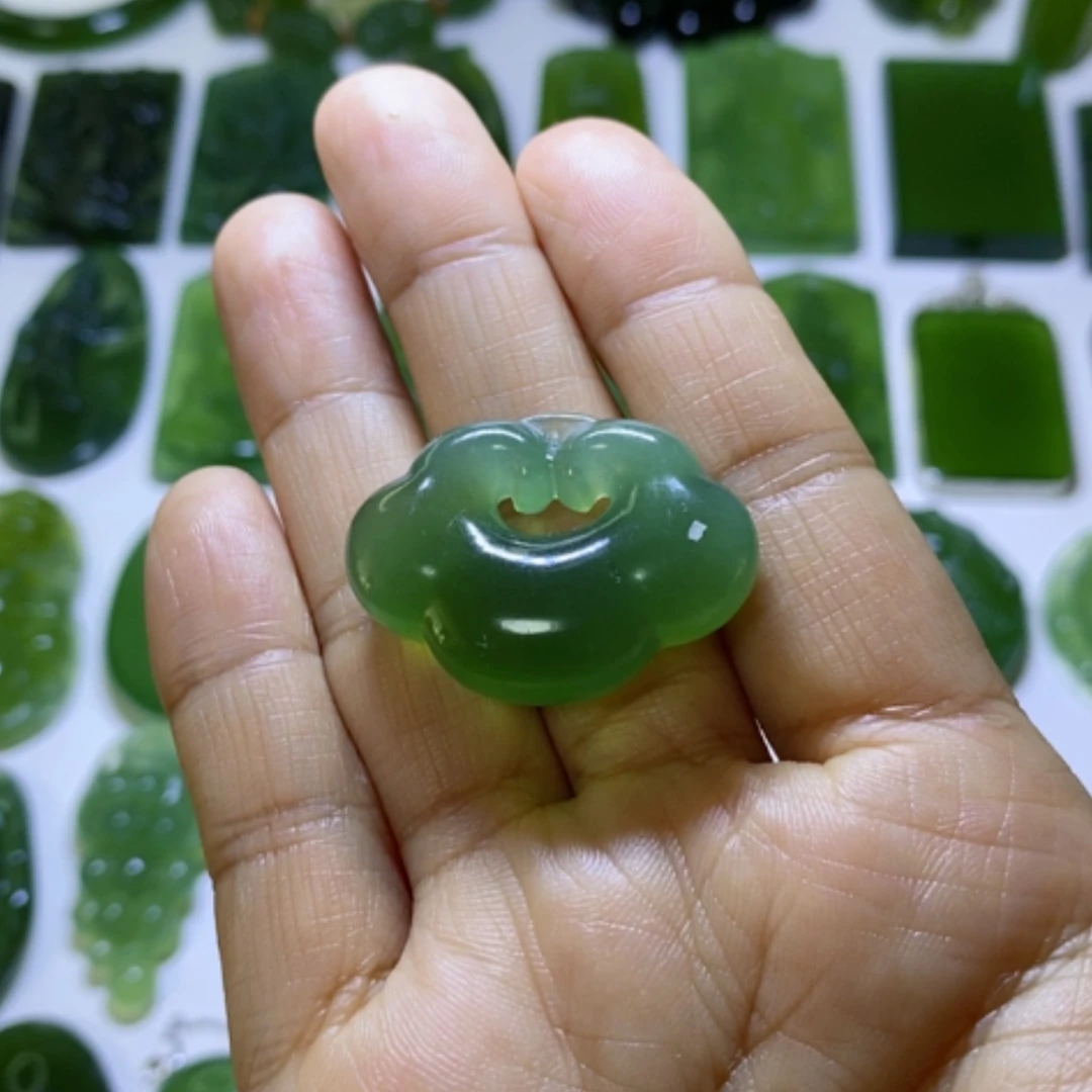 【闪购商品】蛇纹石玉颈饰未镶嵌