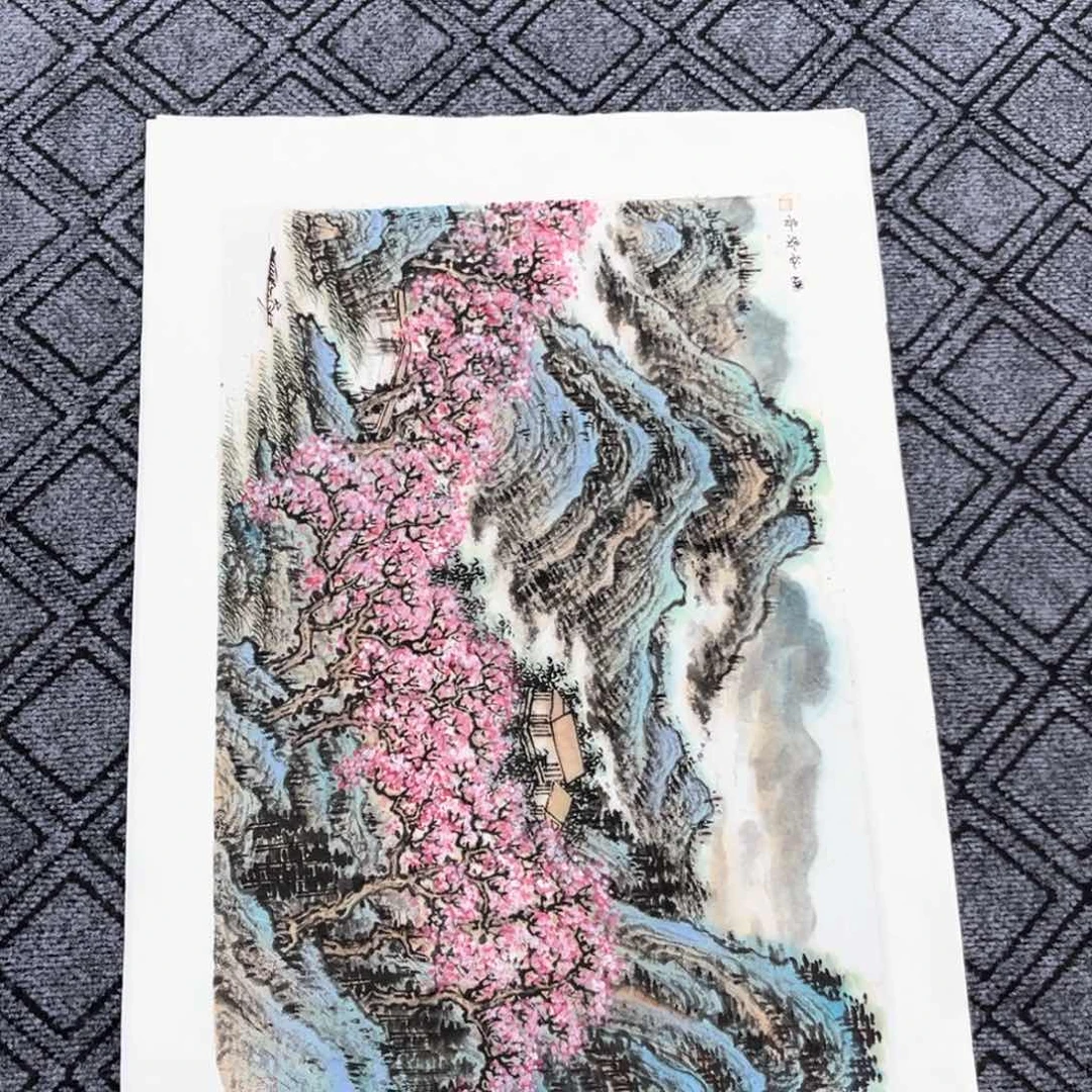 用***4国画叶成兰老师四尺三开山水作品旭