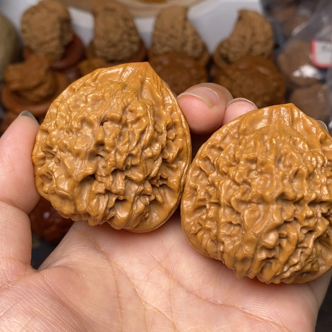 文玩核桃把件官帽45。