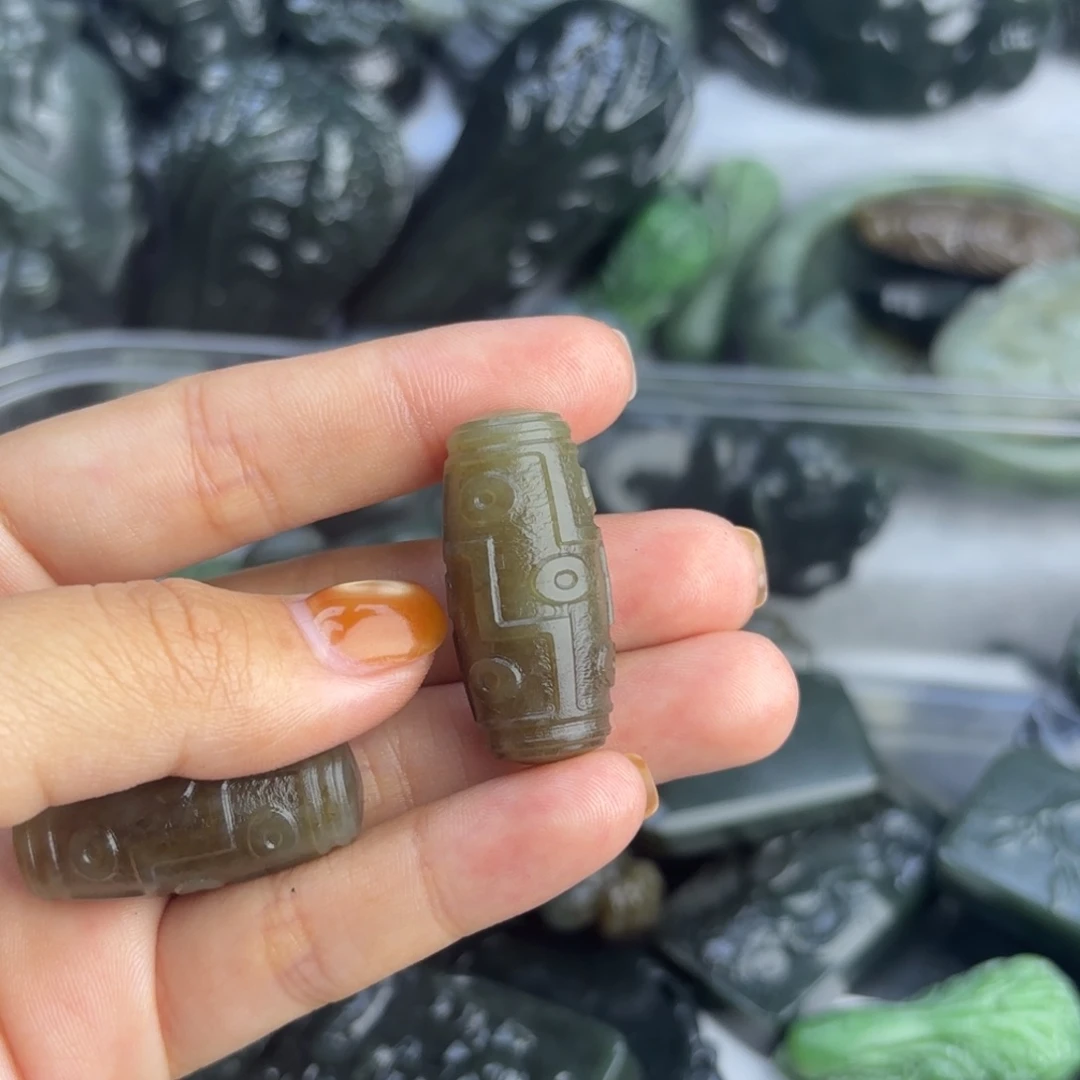 和田玉（糖玉）未镶嵌颈饰