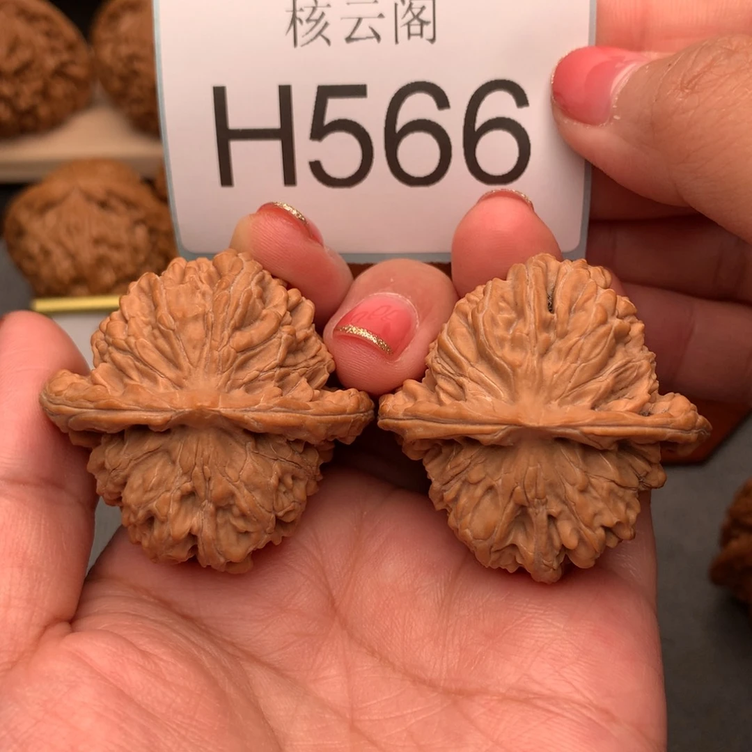 文玩核桃把件£****G42+四座楼