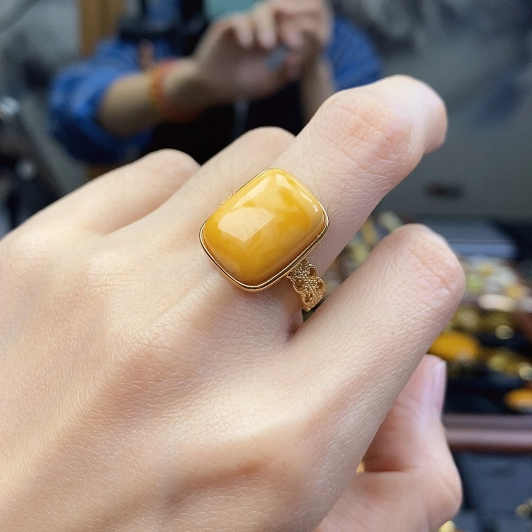 琥珀未镶嵌裸石成品