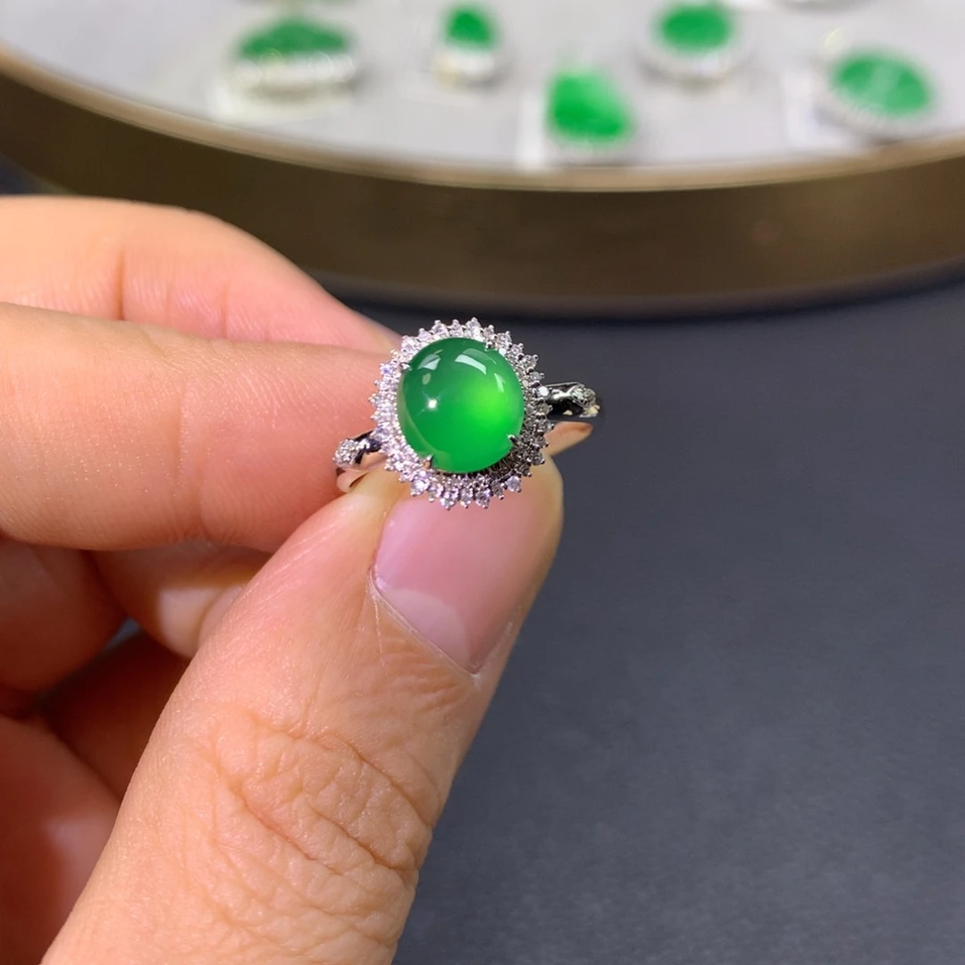 翡翠戒指18K金镶嵌翡翠