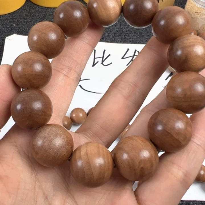 木檀香1.8供奉料……………………瑕疵