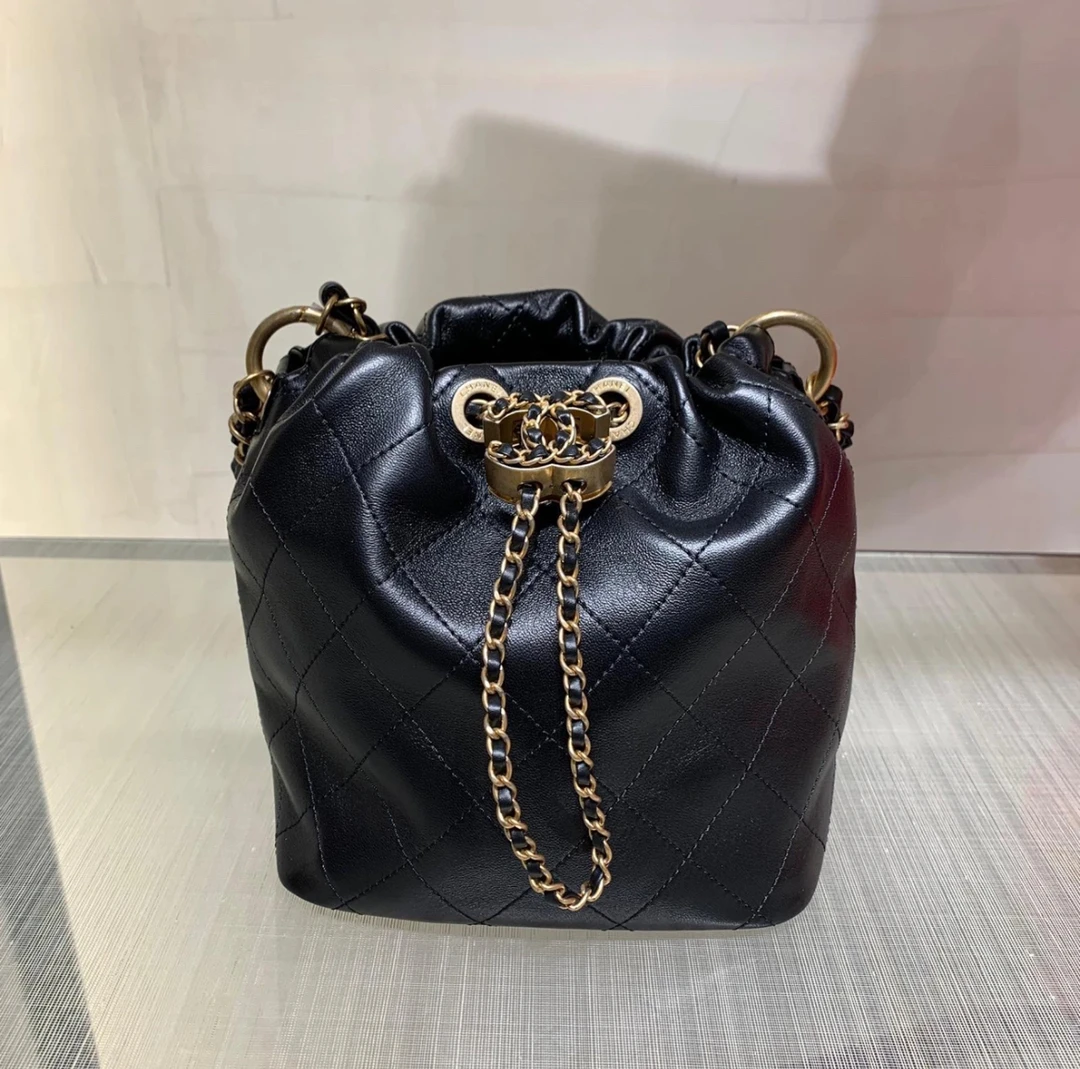 95新 Chanel/香奈儿 98新 奢总管/水桶包/29开有卡