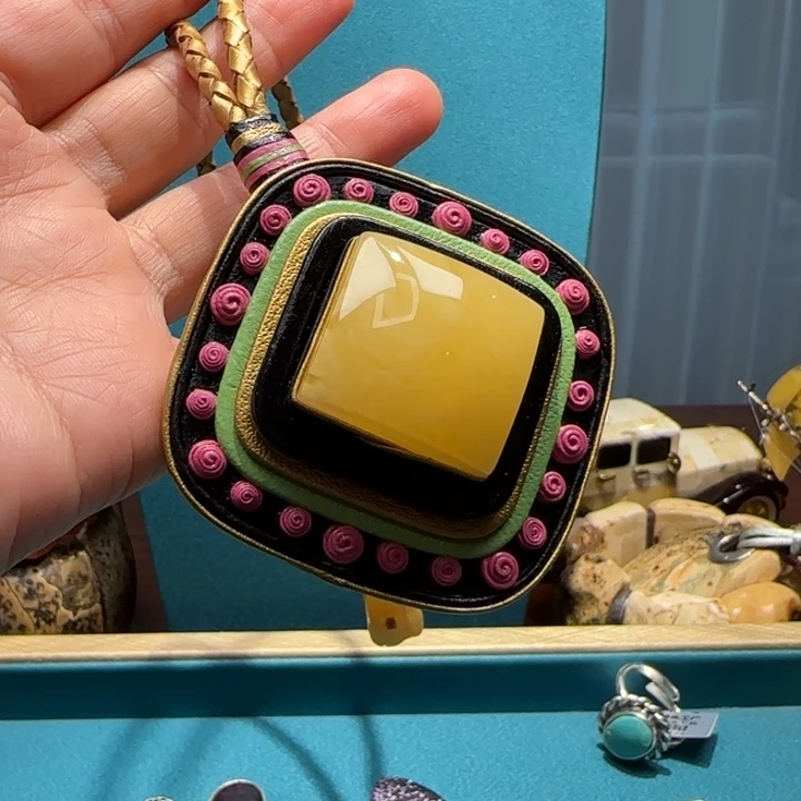 琥珀未镶嵌颈饰波兰设计款琥珀蜜蜡