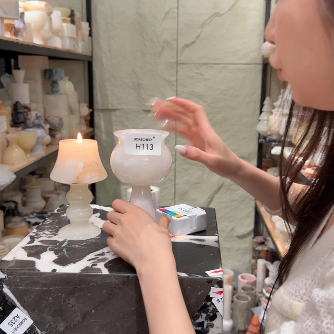 H113。              爱。