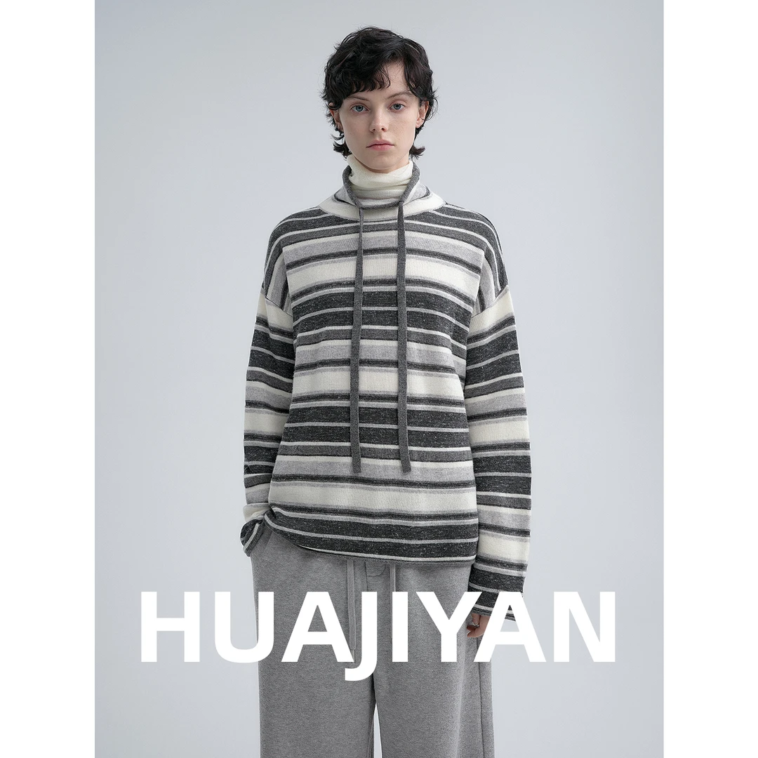 华吉言/HUAJIYAN【线谱】羊毛亚麻混纺撞色拼接条纹抽绳领上衣毛衣