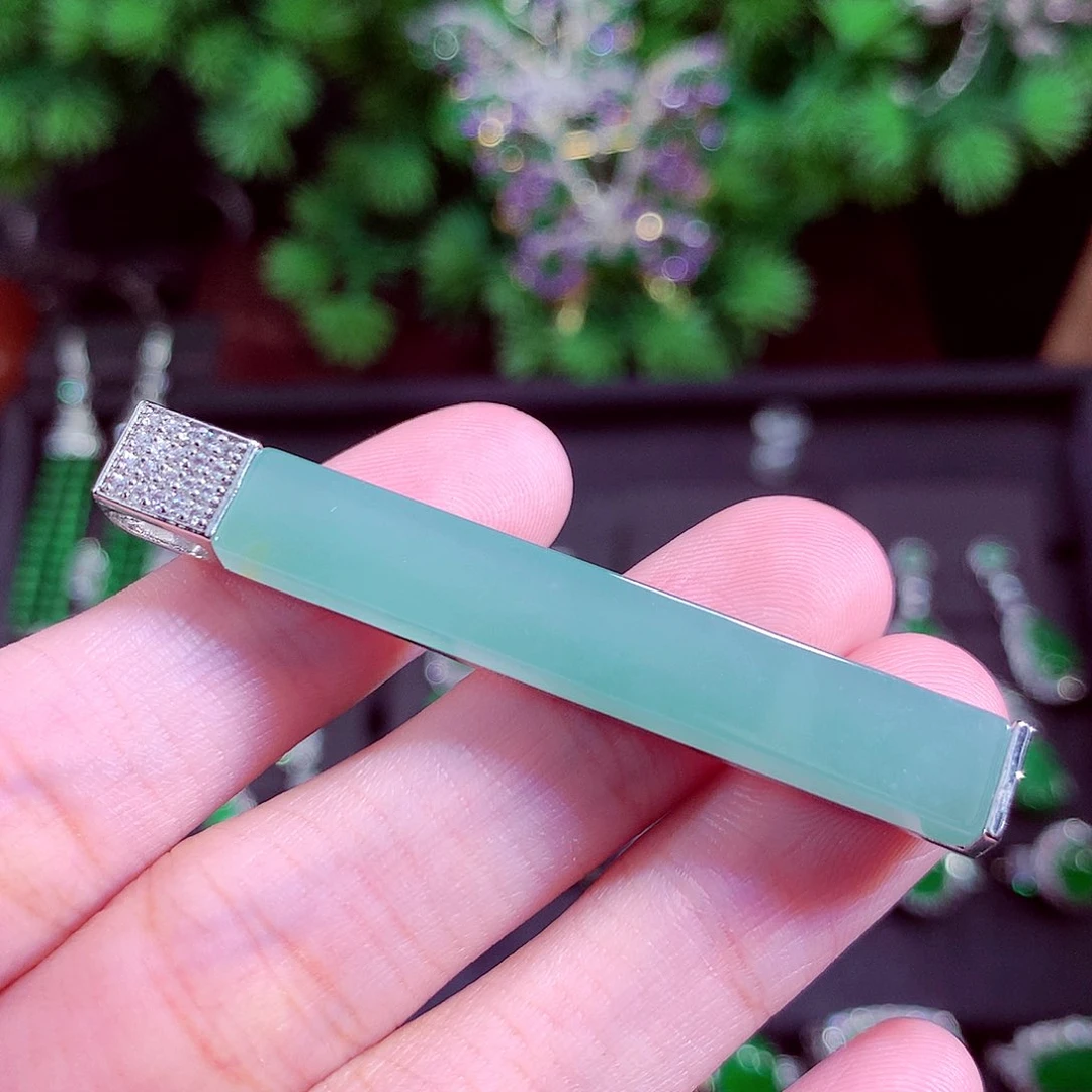 颈饰未镶嵌翡翠天然