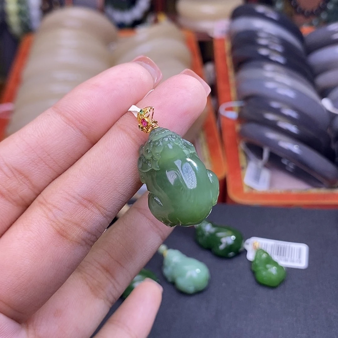 和田玉未镶嵌颈饰碧玉猫眼金镶貔貅
