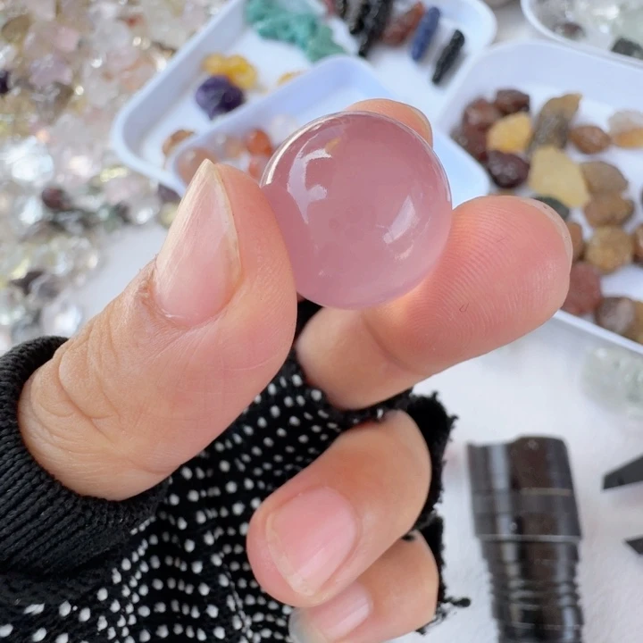 水晶珠子未镶嵌水晶在**刘