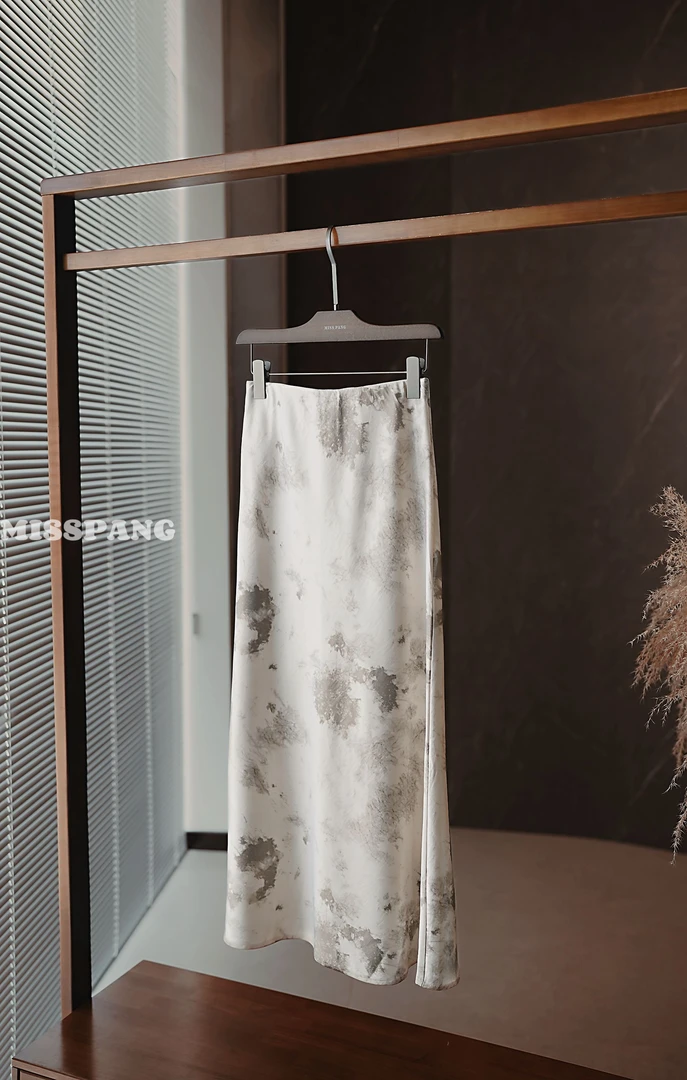 百搭气质醋酸半身裙