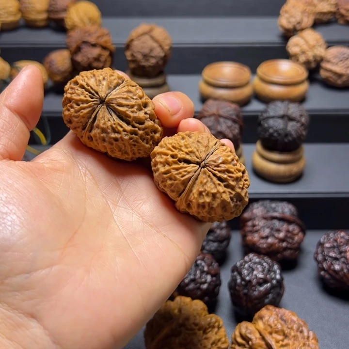 文玩核桃把件L玛瑙红石铞45