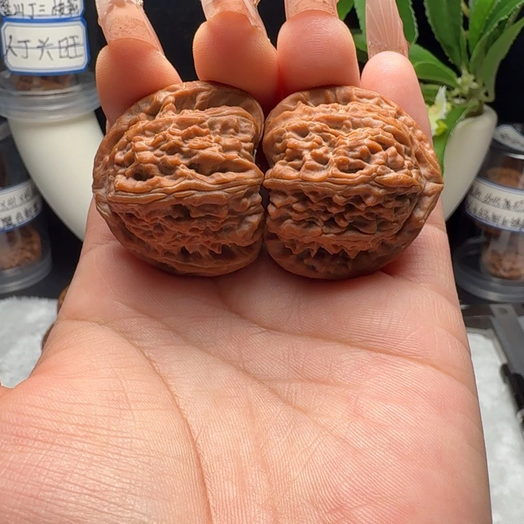 把件文玩核桃全品三角白37红皮