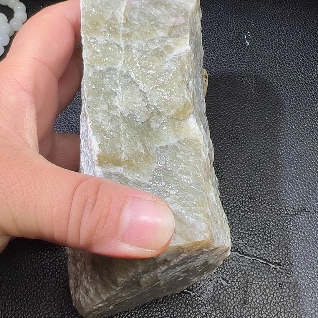 和田玉（糖玉）未镶嵌手镯