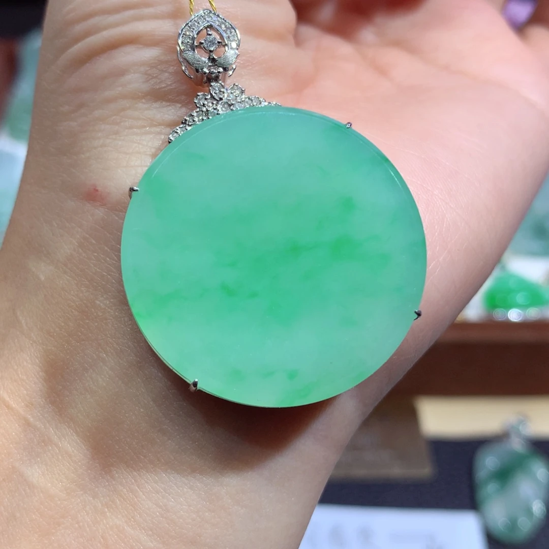 吊坠(不含链)18K金镶嵌翡翠