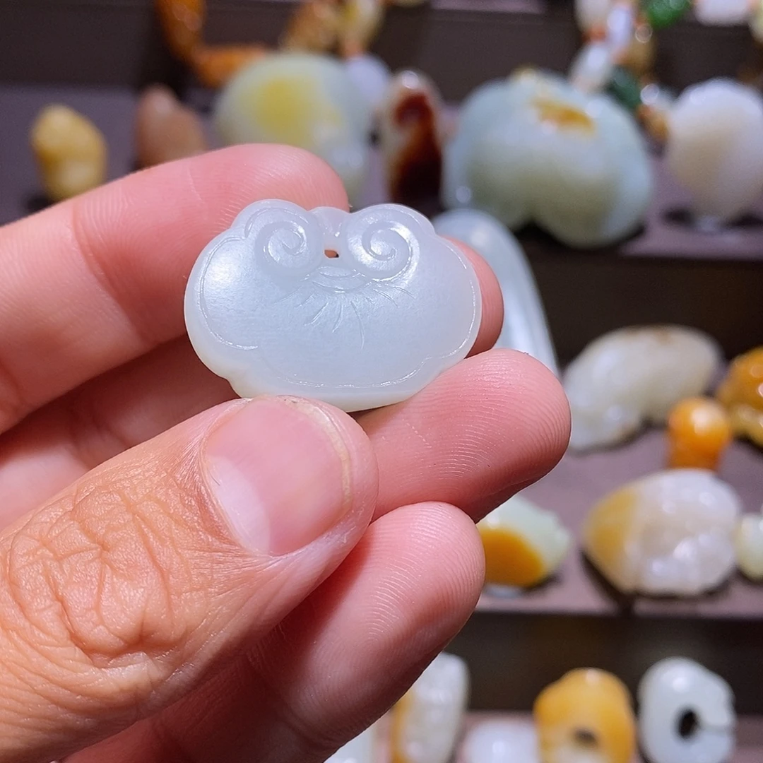 用***户和田玉未镶嵌包链