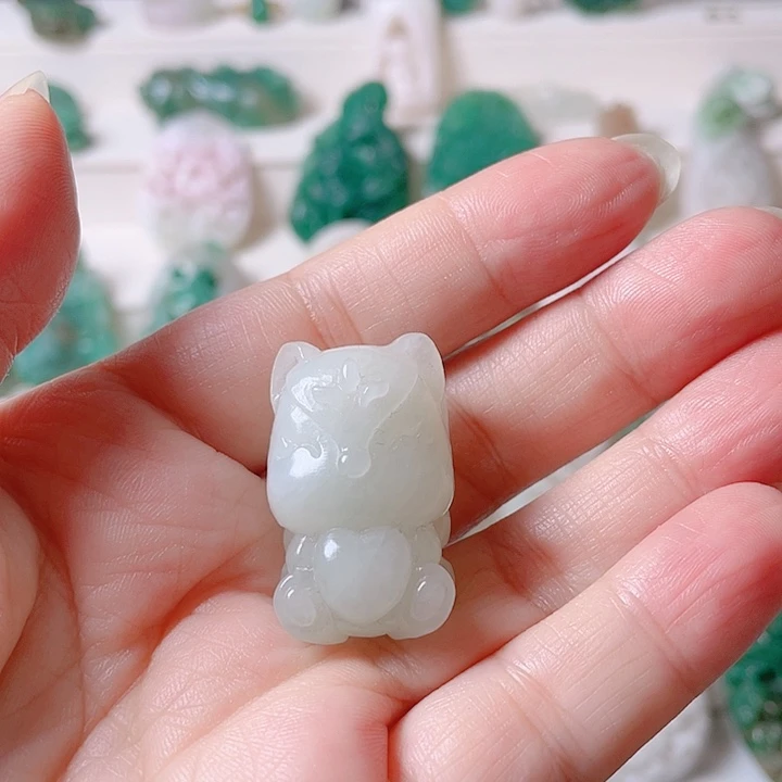 独山玉未镶嵌颈饰