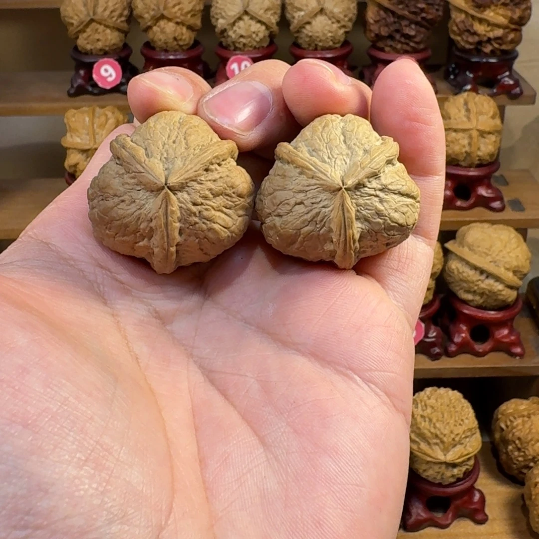 铁核桃把件恶魔三棱