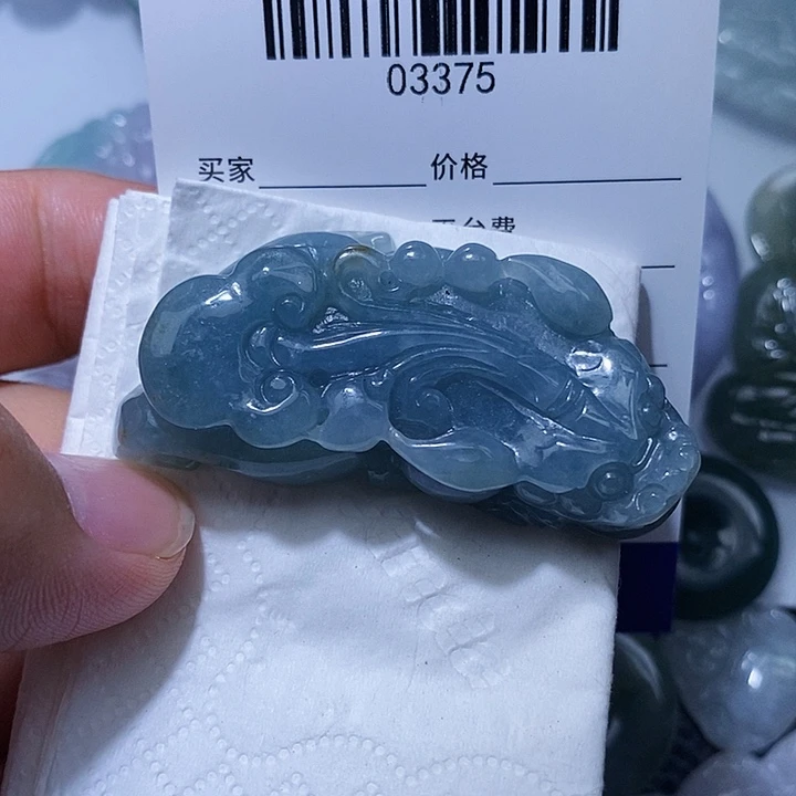 翡翠未镶嵌颈饰是