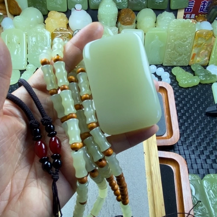 昆仑料无事牌一套