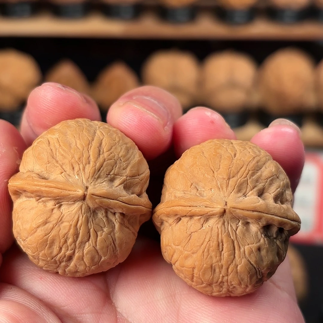 文玩核桃吊坠金玉元宝