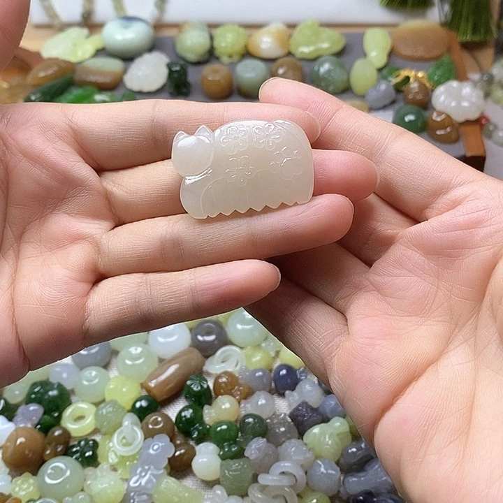 未镶嵌和田玉挂件梳子