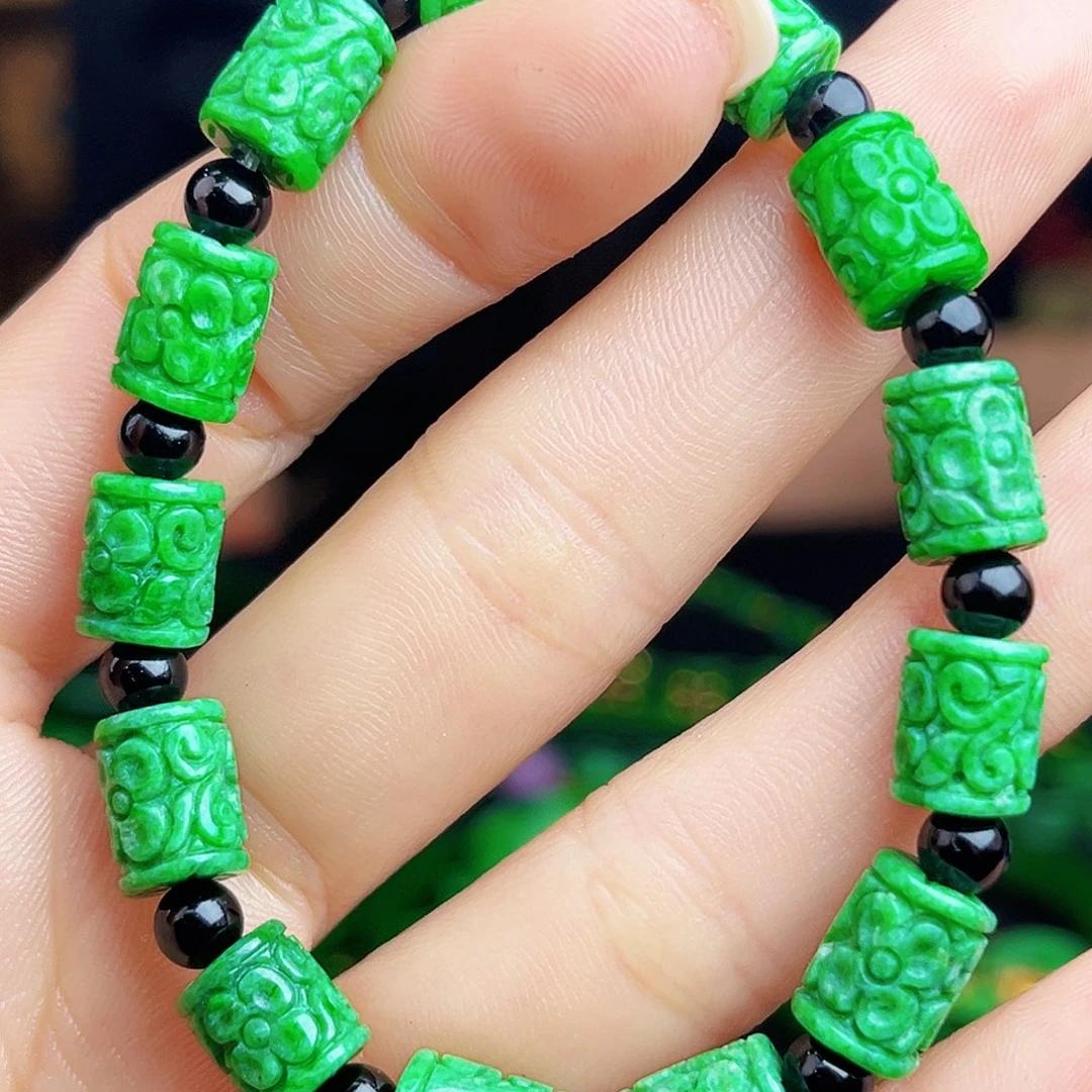 颈饰未镶嵌翡翠多样性