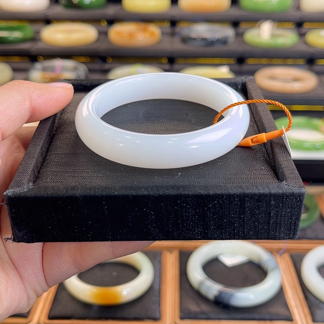 和田玉未镶嵌手镯羊脂白玉