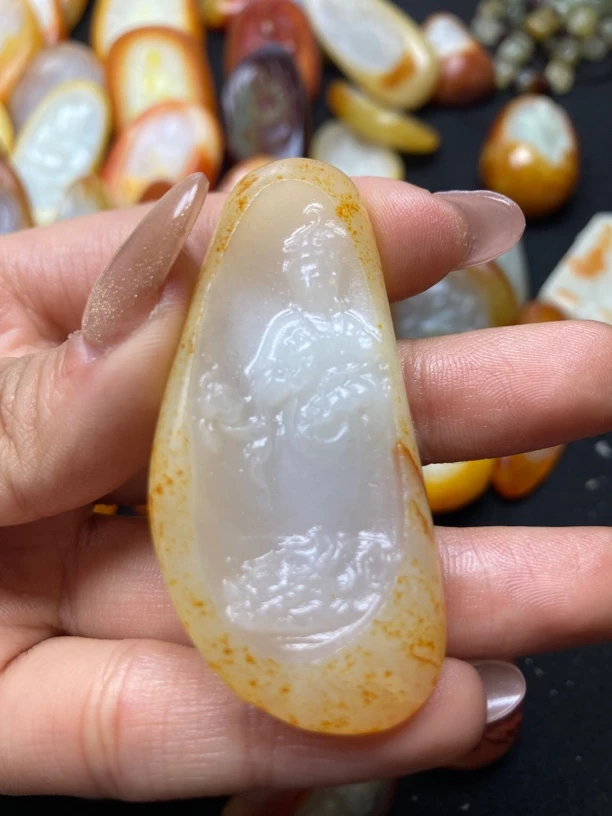 和田玉观音吊坠项链