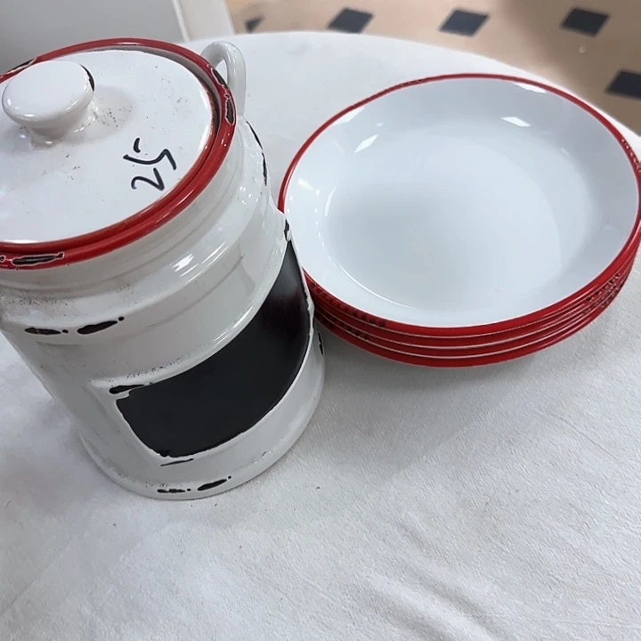 瓷片四个盘子孤品，一个猪肉罐大号