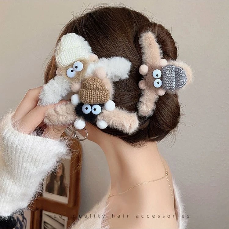 秋冬可爱毛绒抓夹女后脑勺大号盘发夹子网红2023年新款鲨鱼夹发卡