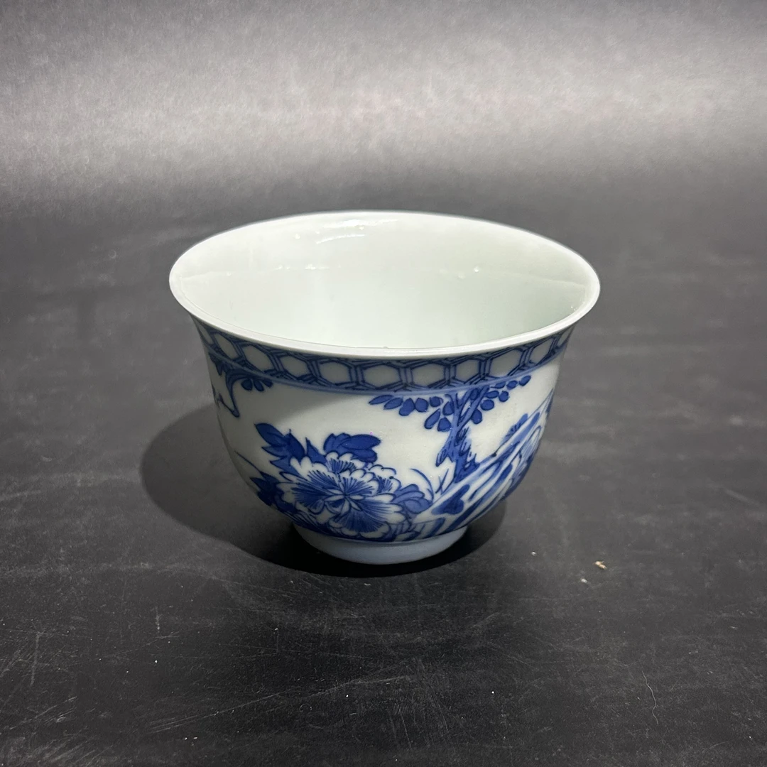 C-A0901027 清代 青花花纹纹杯 口径9高6.2