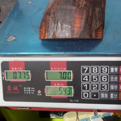 檀香紫檀（小叶紫檀）I***e